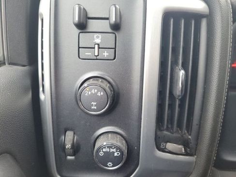 Used 2018 GMC Sierra 2500 SLE w/ SLE Convenience Package AWD/4WD image 31