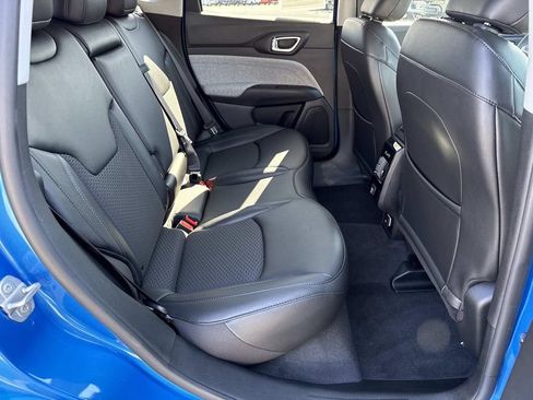 Used 2022 Jeep Compass Latitude AWD/4WD image 21