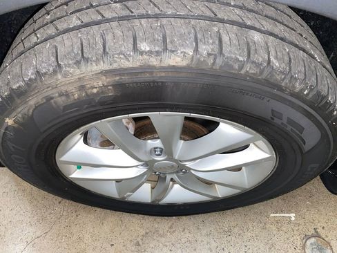 Used 2017 Kia Sorento AWD image 16