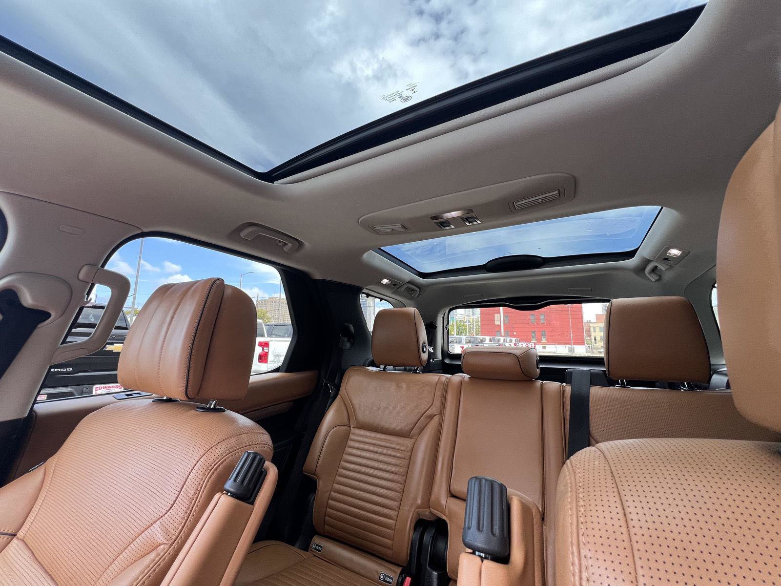 Used 2018 Land Rover Discovery HSE Luxury AWD/4WD image 29