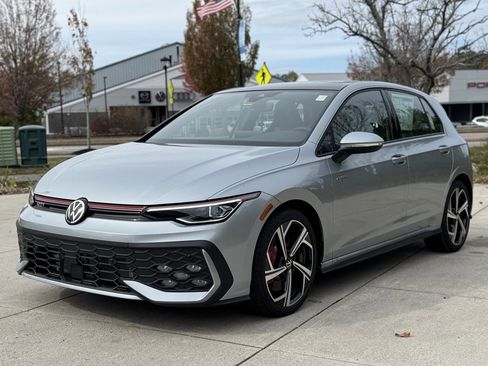 New 2025 Volkswagen GTI SE image 4
