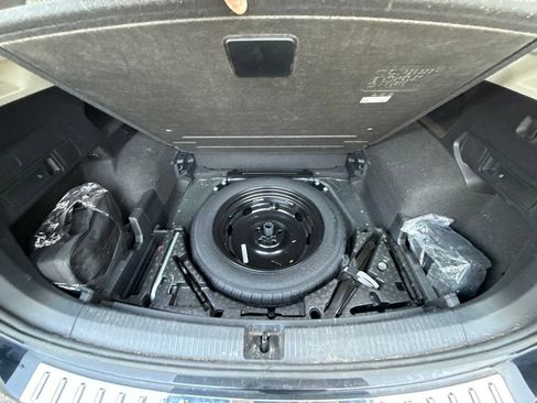 Used 2022 Volkswagen Tiguan SE AWD/4WD image 30