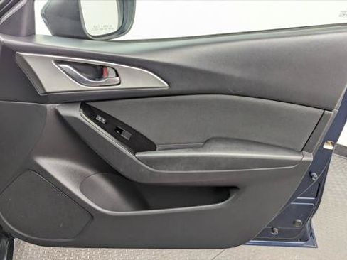 Used 2018 MAZDA MAZDA3 Sport FWD image 21