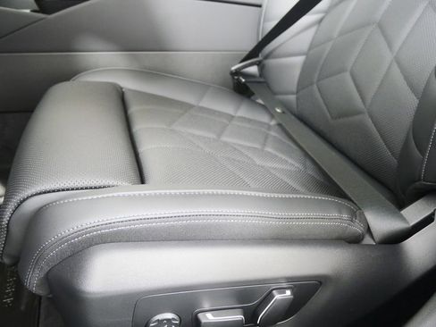 New 2027 BMW 550e xDrive AWD/4WD image 9