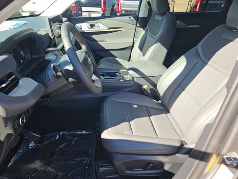 New 2025 Ford Explorer Active w/ Active Comfort Package image 14