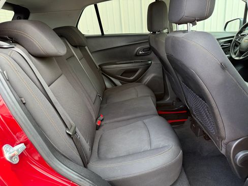 Used 2019 Chevrolet Trax LT AWD/4WD image 33