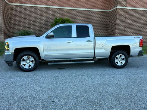 Used 2017 Chevrolet Silverado 1500 LT w/ All Star Edition AWD/4WD image 6