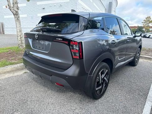 Used 2025 Nissan Kicks SV FWD image 12