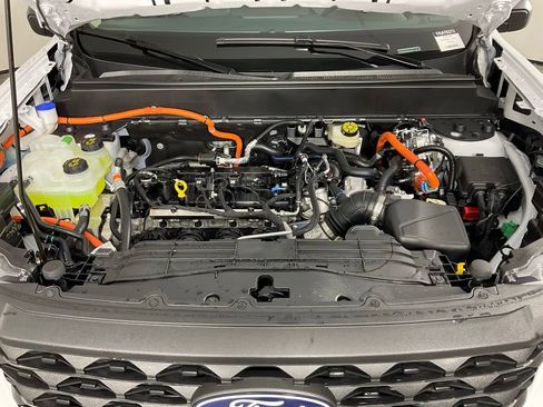 New 2026 Ford Maverick XLT FWD image 9