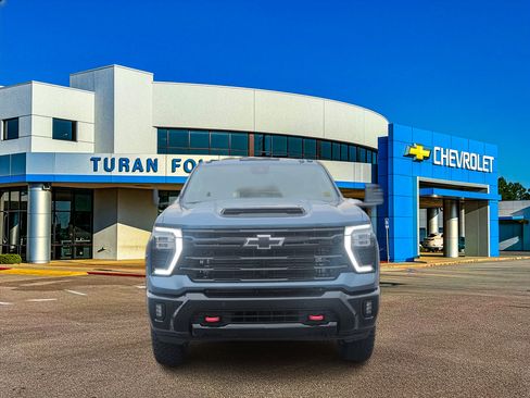 New 2026 Chevrolet Silverado 2500 LTZ w/ LTZ Plus Package AWD/4WD image 9