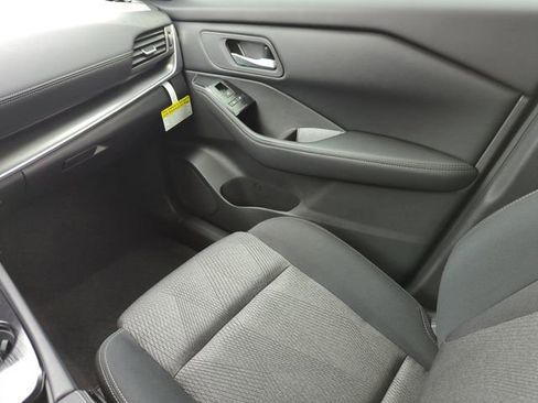 New 2026 Nissan Rogue SV image 25