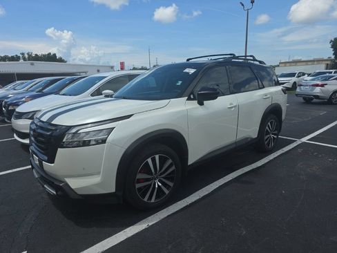 Used 2023 Nissan Pathfinder Platinum w/ Black Appearance Package FWD image 1