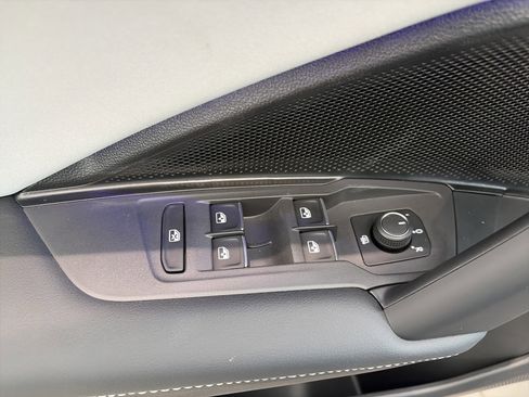 Used 2026 Volkswagen Tiguan SE AWD/4WD image 14
