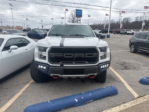 Used 2018 Ford F150 Raptor w/ Equipment Group 802A Luxury image 2