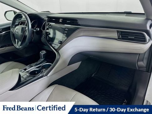 Used 2020 Toyota Camry XSE image 30