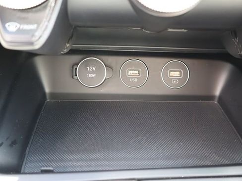 Used 2023 Genesis G70 2.0T image 35