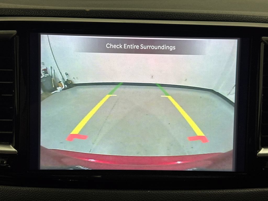 Used 2025 Chrysler Pacifica Select FWD image 10