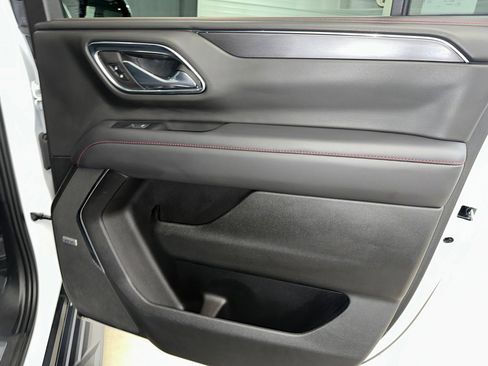 Used 2023 Chevrolet Suburban RST w/ Sport Performance Package image 32