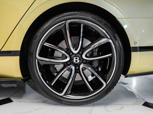 Certified 2024 Bentley Flying Spur V8 AWD/4WD image 12