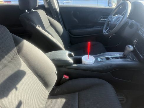 Used 2016 Honda HR-V EX image 4