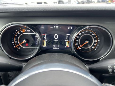 Used 2023 Jeep Wrangler Sahara w/ Cold Weather Group image 16