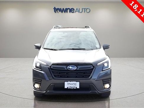 Used 2023 Subaru Forester Limited image 8