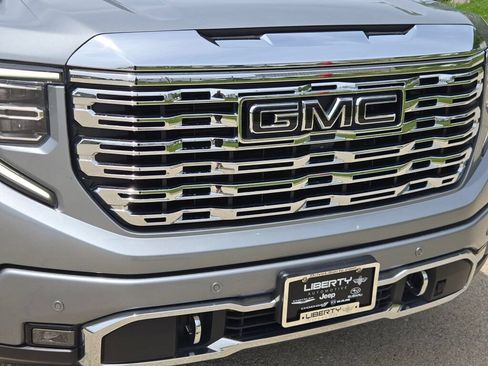 Used 2024 GMC Sierra 1500 Denali w/ Technology Package AWD/4WD image 5
