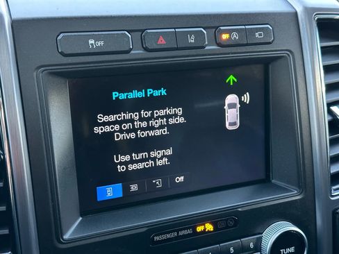 Used 2019 Ford Expedition Platinum image 40