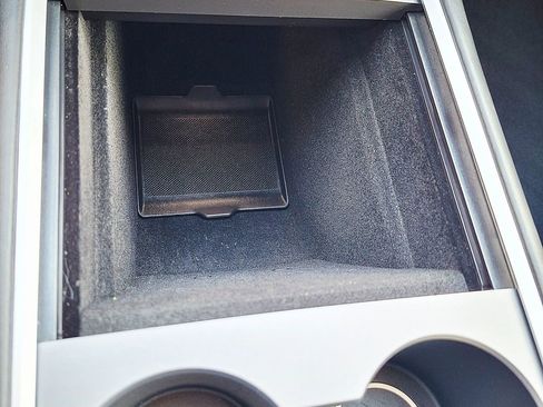 Used 2024 Tesla Model Y Long Range RWD image 23