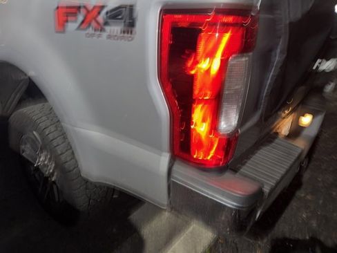 Used 2017 Ford F250 Lariat w/ Lariat Ultimate Package image 5