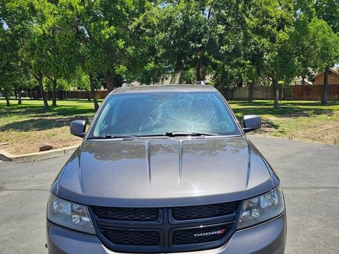 Used 2017 Dodge Journey Crossroad FWD image 3