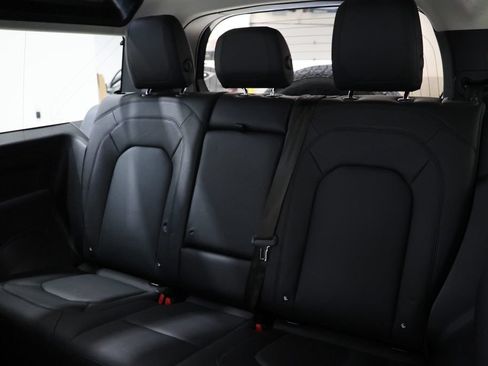Used 2023 Land Rover Defender 90 S AWD/4WD image 37
