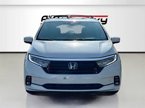Used 2023 Honda Odyssey Elite image 2