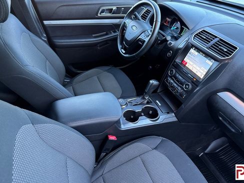 Used 2017 Ford Explorer XLT AWD/4WD image 19