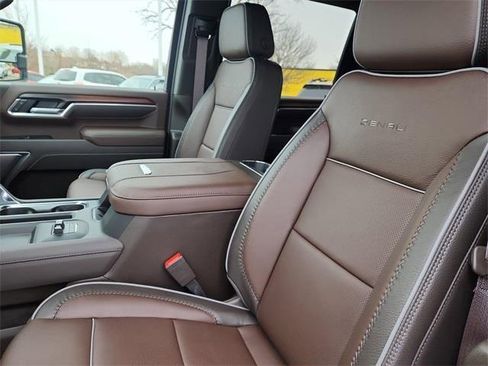 New 2026 GMC Sierra 3500 Denali w/ Denali Reserve Package image 17