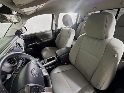 Used 2019 Toyota Tacoma SR5 image 5
