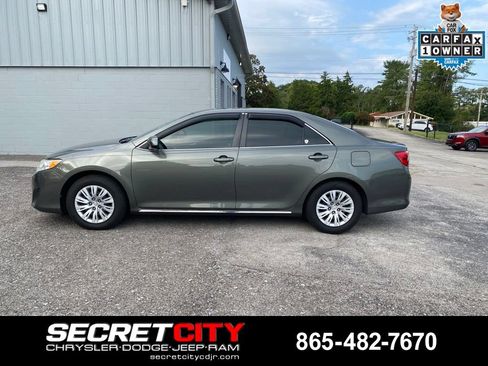 Used 2014 Toyota Camry LE FWD image 8
