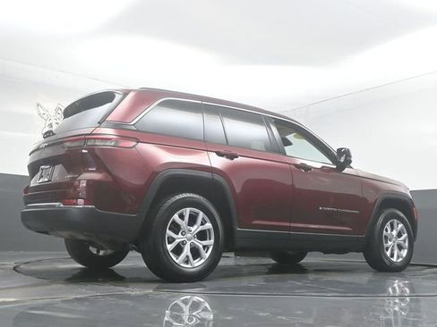 Used 2022 Jeep Grand Cherokee Limited w/ Luxury Tech Group II AWD/4WD image 34
