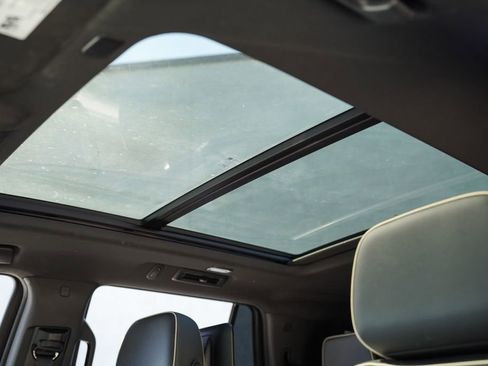 Used 2021 GMC Yukon SLT w/ SLT Premium Package image 37