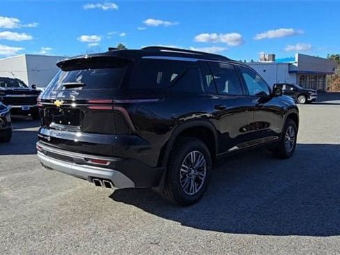 New 2026 Chevrolet Traverse LT w/ Driver Confidence Package image 8