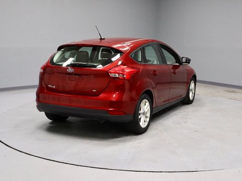 Used 2017 Ford Focus SE w/ Cold Weather Package FWD image 11
