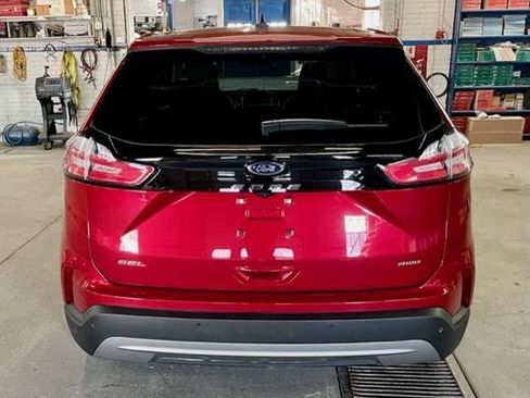 Certified 2024 Ford Edge SEL w/ Convenience Package AWD/4WD image 5