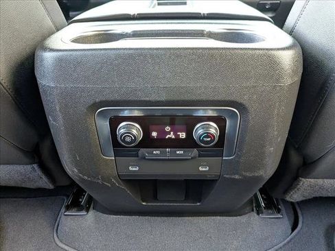 Used 2022 Chevrolet Tahoe LT RWD image 17
