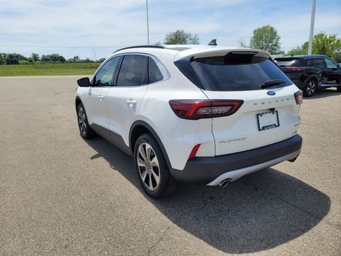 Used 2024 Ford Escape Platinum AWD/4WD image 3