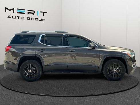 Used 2019 GMC Acadia SLT FWD image 10