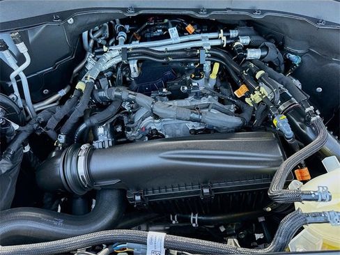 Used 2025 Ford Explorer Active w/ Active Comfort Package image 29