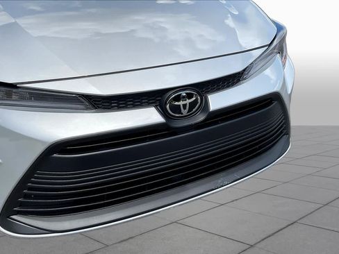 Used 2026 Toyota Corolla LE FWD image 29