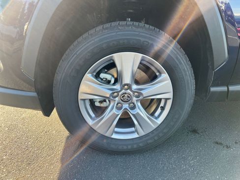 Used 2025 Toyota RAV4 XLE image 32