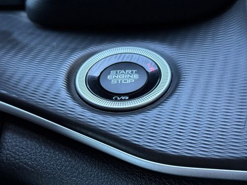 Used 2023 Jeep Grand Cherokee L Laredo image 26