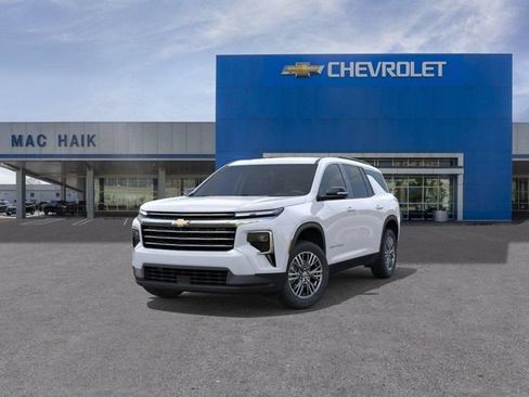 New 2026 Chevrolet Traverse LT w/ Driver Confidence Package FWD image 8